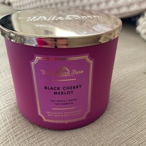 White Barn Black Cherry Merlot Candle